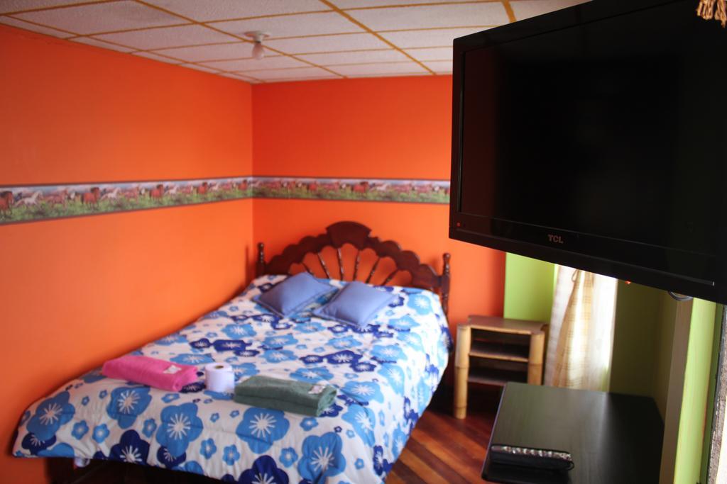 Hostel Sendero De Volcanes ラタクンガ エクステリア 写真