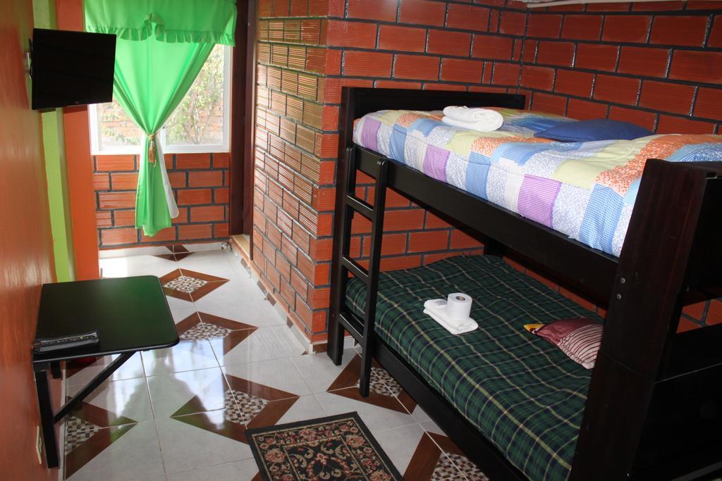 Hostel Sendero De Volcanes ラタクンガ エクステリア 写真