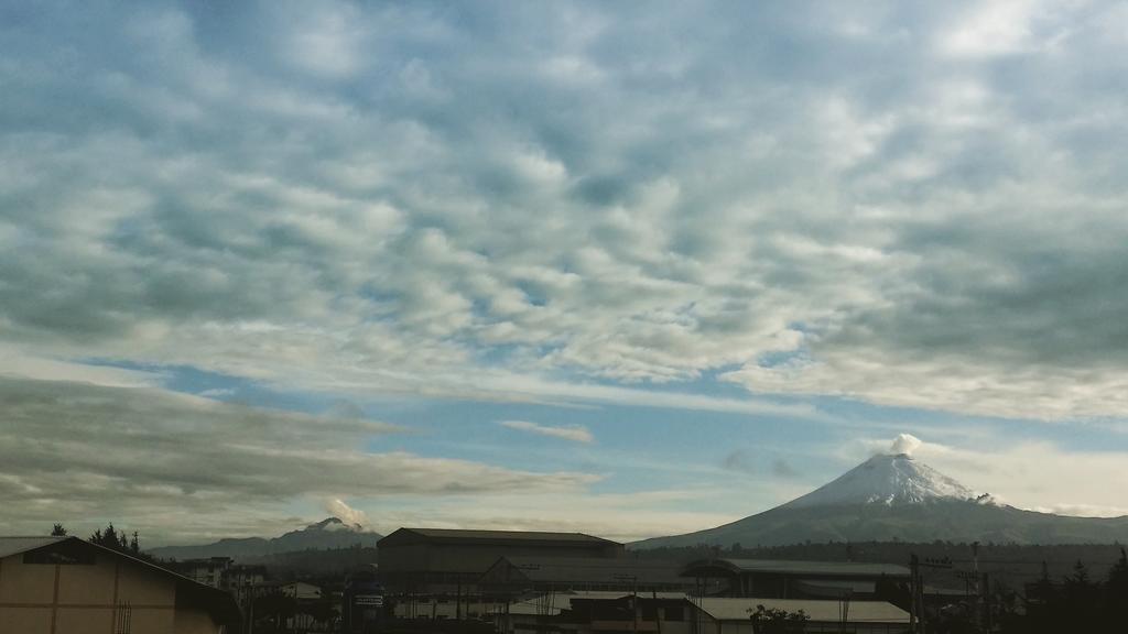 Hostel Sendero De Volcanes ラタクンガ エクステリア 写真