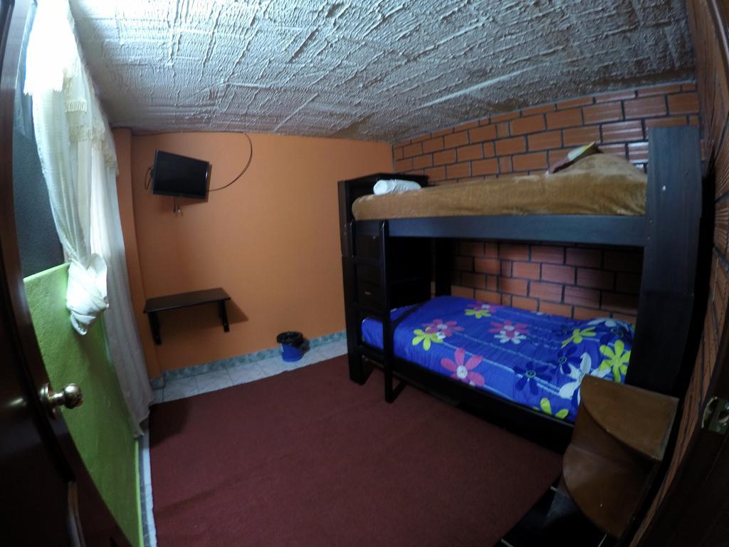 Hostel Sendero De Volcanes ラタクンガ エクステリア 写真