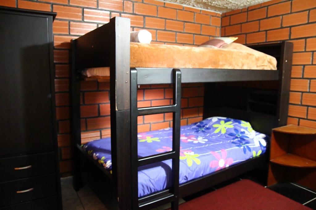 Hostel Sendero De Volcanes ラタクンガ エクステリア 写真