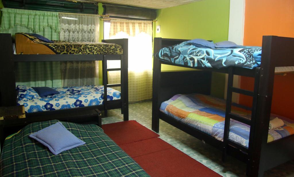 Hostel Sendero De Volcanes ラタクンガ エクステリア 写真